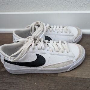 Nike Blazer Low 77